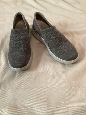 Bzees Triumph Slip-On Knit Stretch Sneakers Size 8.5 M